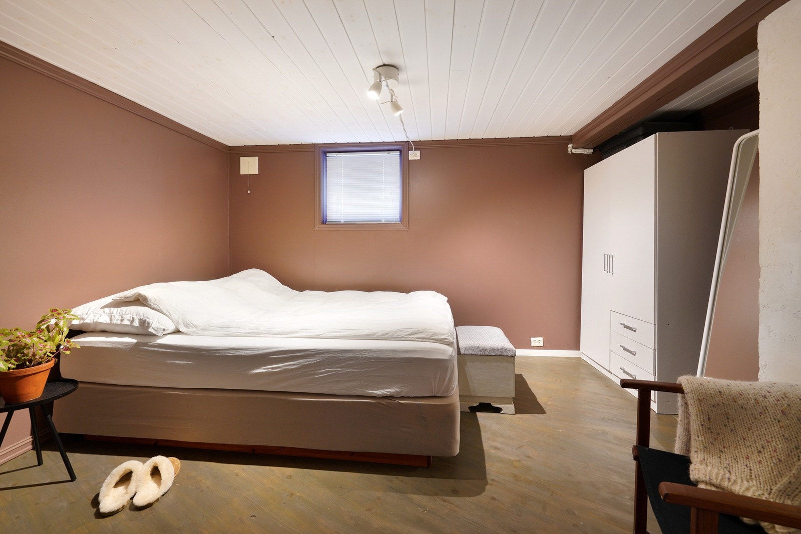 Innredet som soverom (ikke godkjent som varig oppholdsrom). Galleribilde