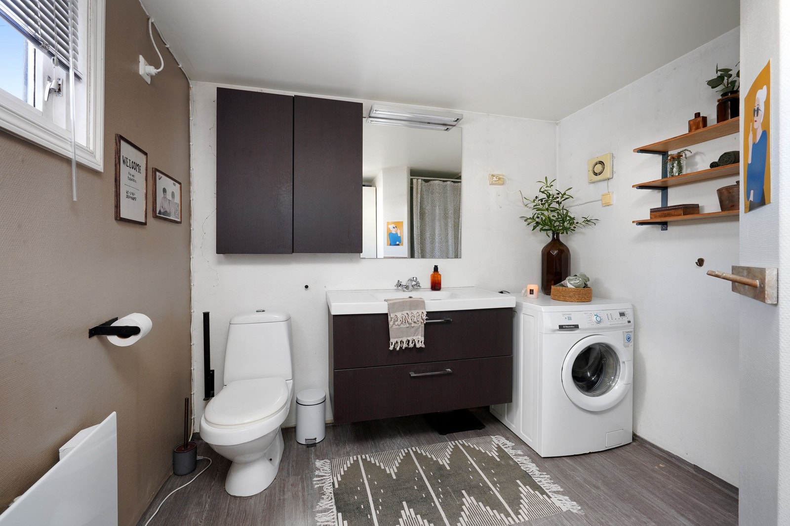 Bad med opplegg til vaskemaskin. Galleribilde