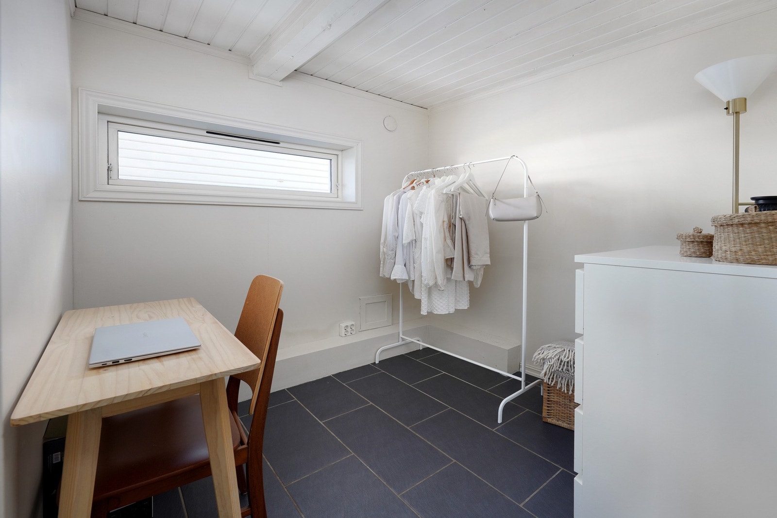 Innredet som kontor (godkjent som bod). Galleribilde