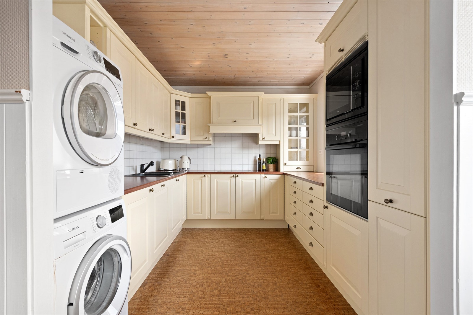 Kjøkkeninnredning fra Sigdal fra 2004 Galleribilde