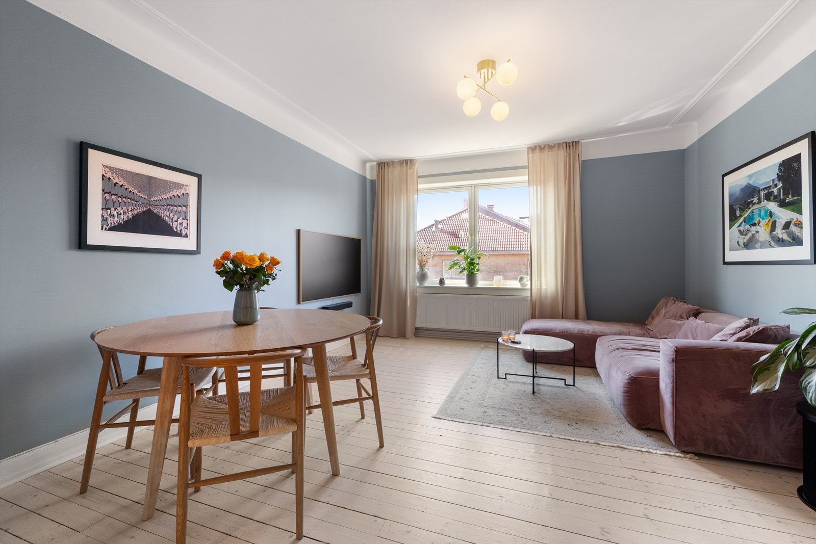 Leiligheten er malt i delikate farger og har lekre behandlede tregulv. Galleribilde