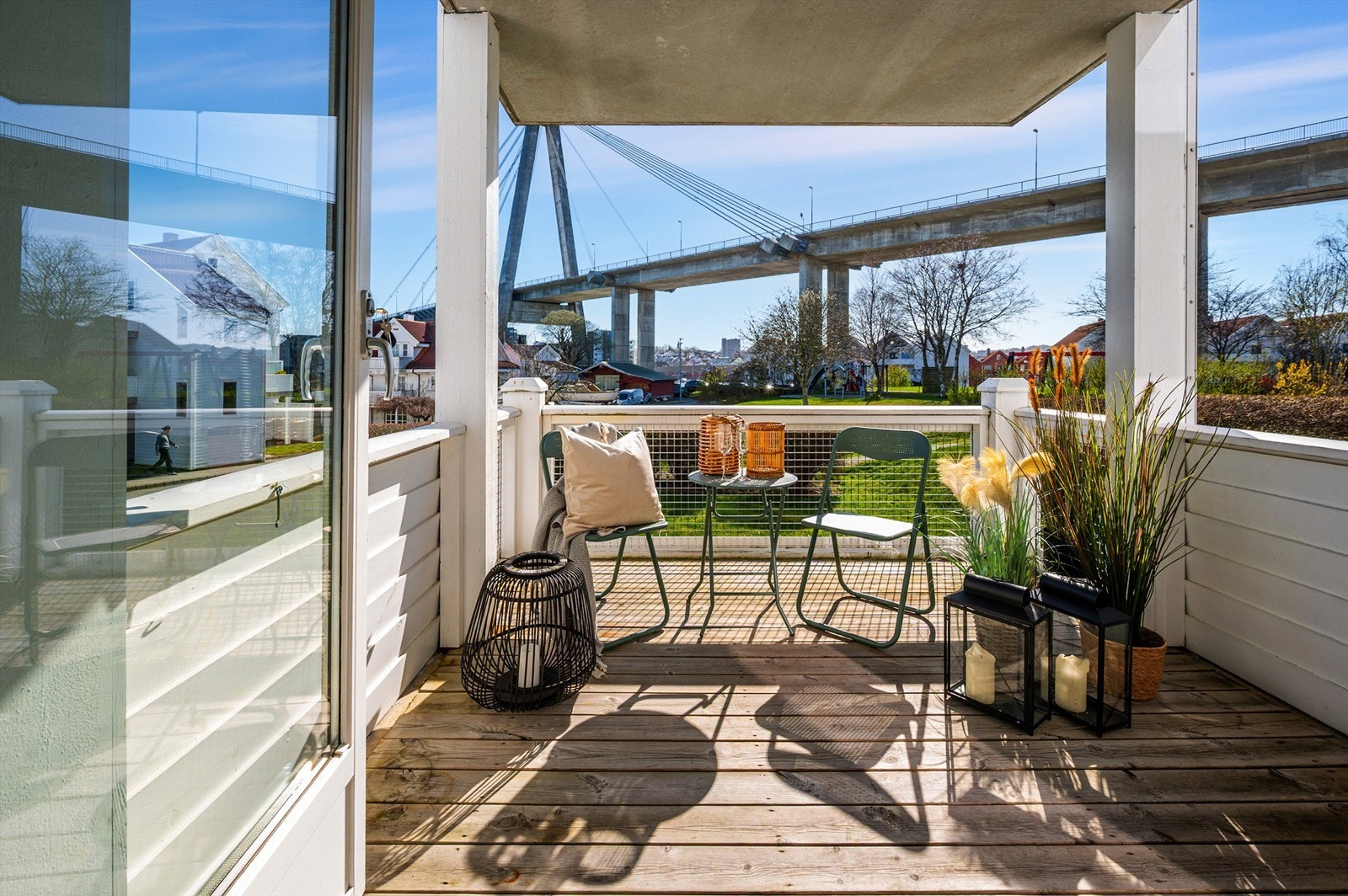 Sørvest-vendt balkong med overbygg. Galleribilde