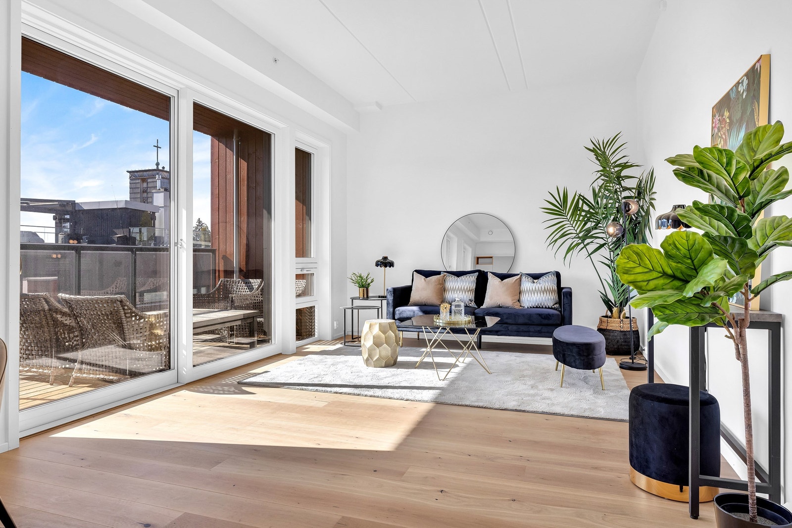 Fra stuen er det utgang til balkongen Galleribilde