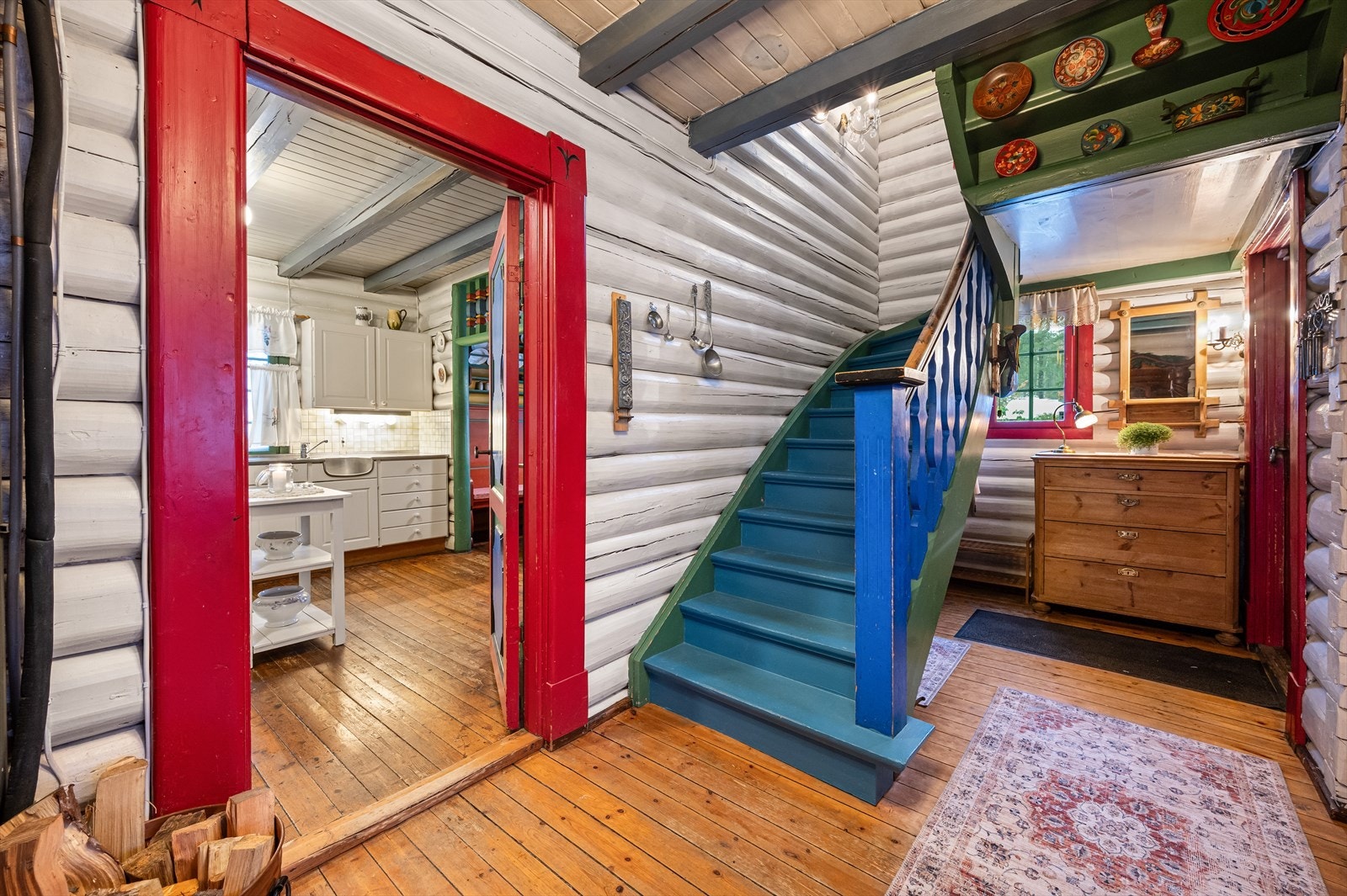 Trapperom i enebolig Galleribilde