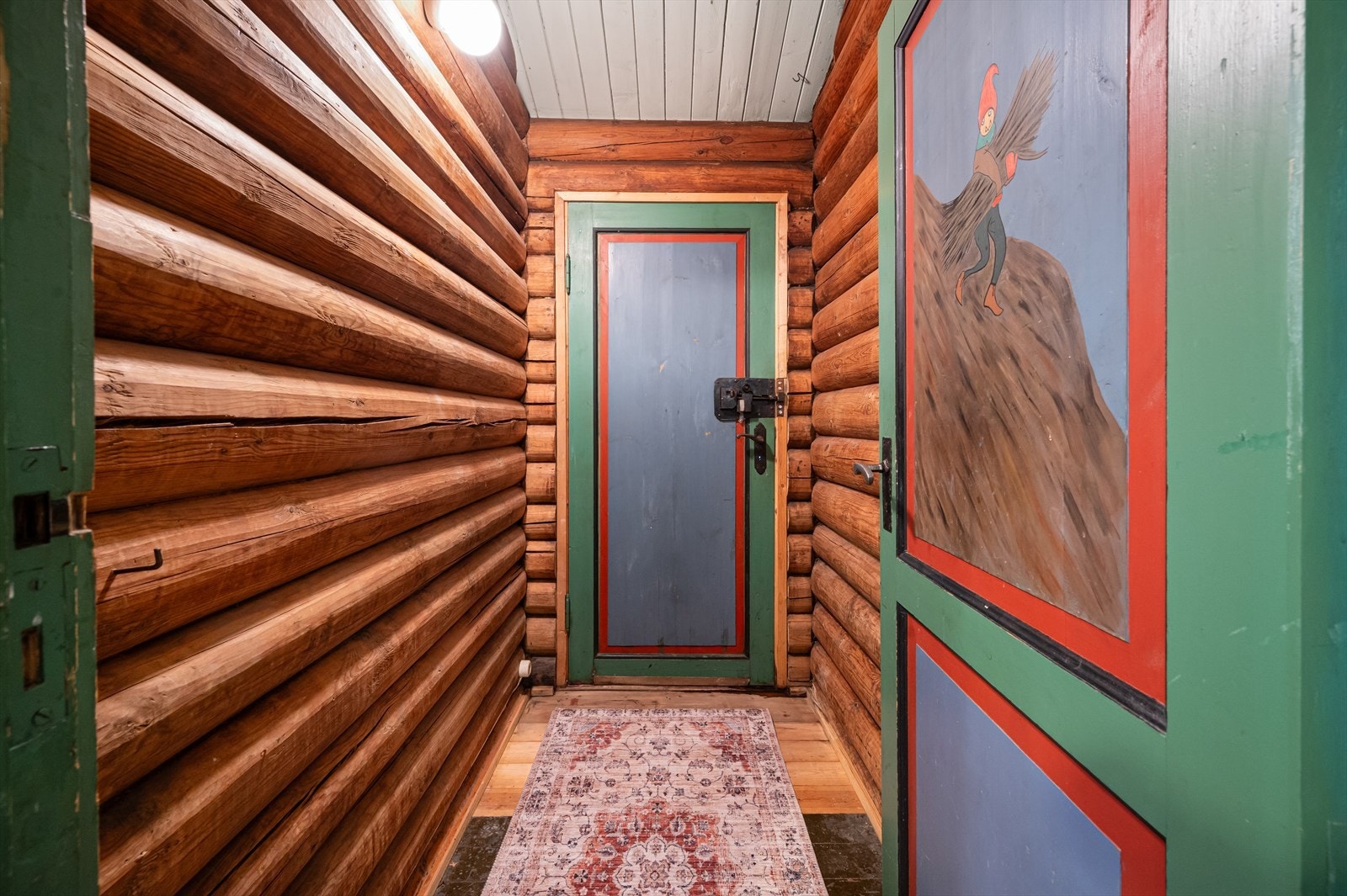 Vindfang kjøkkeninngang. Galleribilde