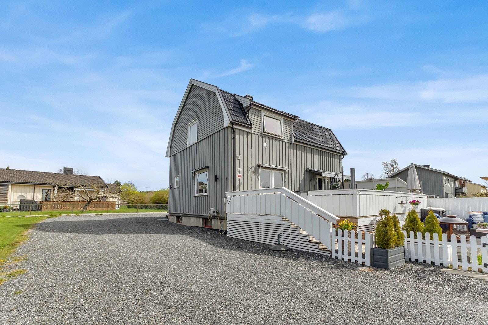 Dreneringen rundt huset ble sist fornyet i 2012, og yttertaket var nytt i 2011. Galleribilde