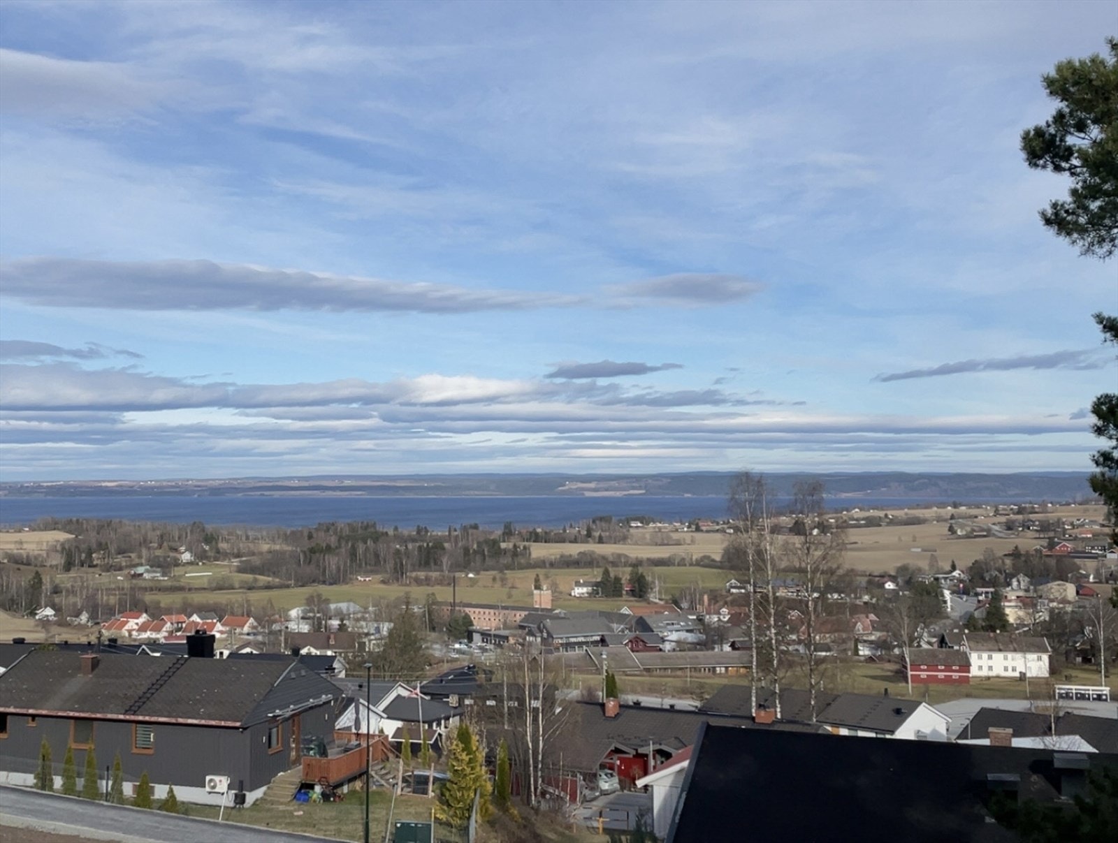Flott utsikt mot Mjøsa. Privat bilde. Galleribilde