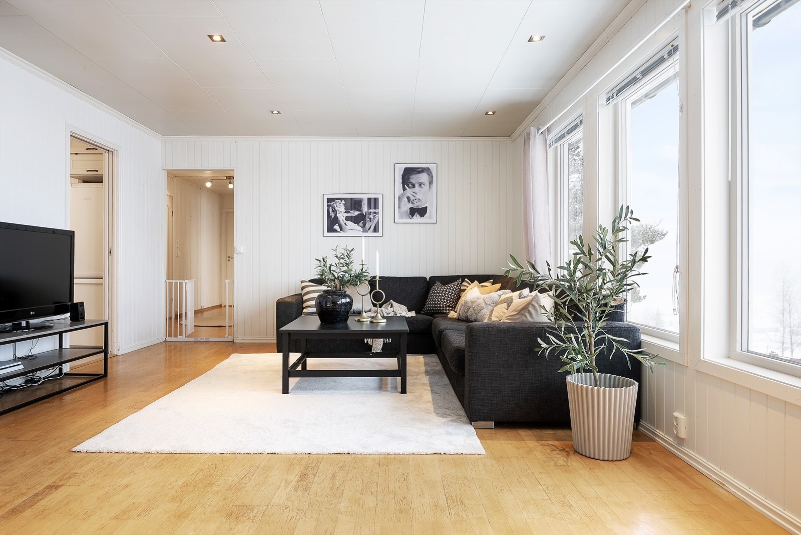 God atmosfære i stuen. Galleribilde