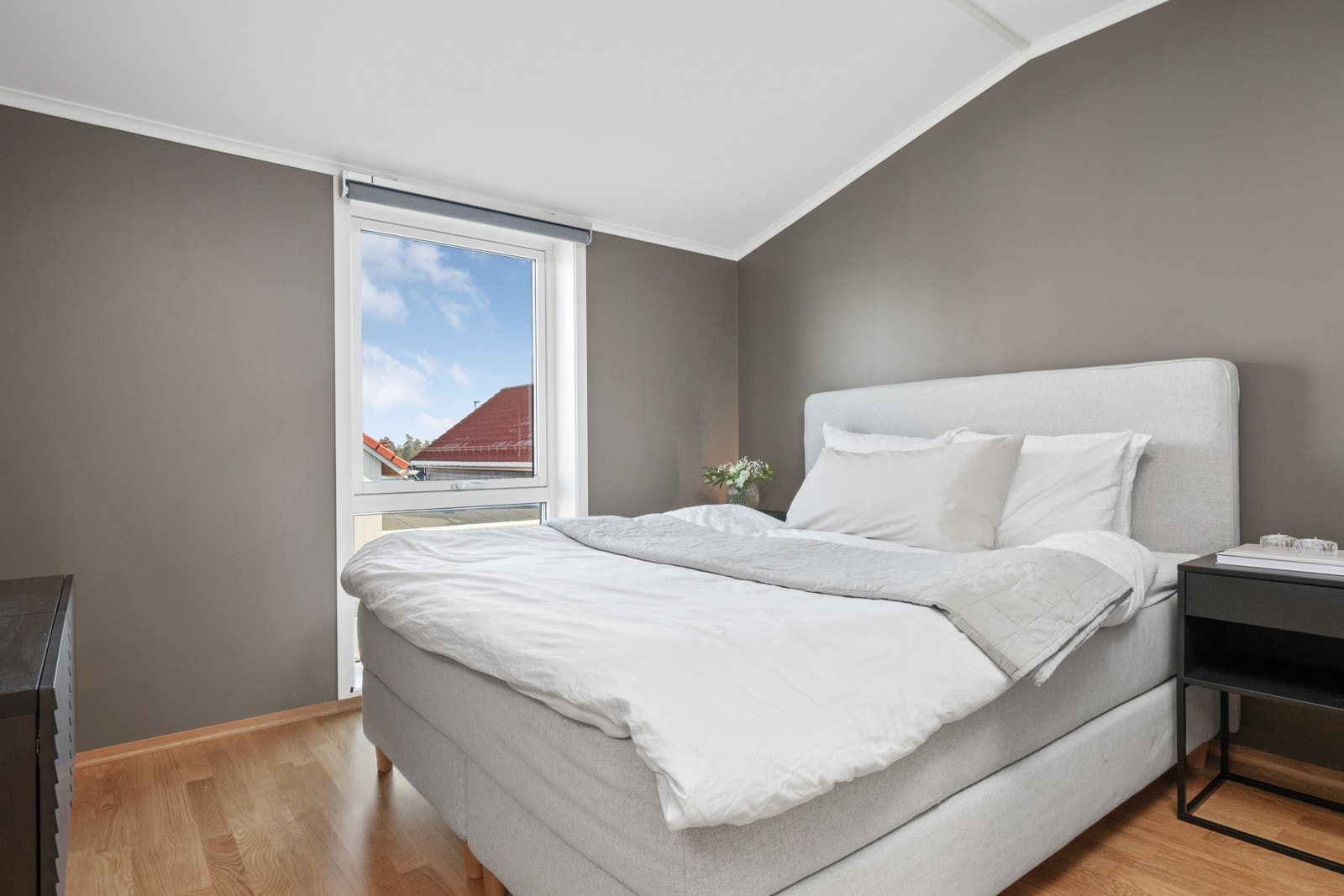 Boligen har tre gode soverom i andre etasje Galleribilde