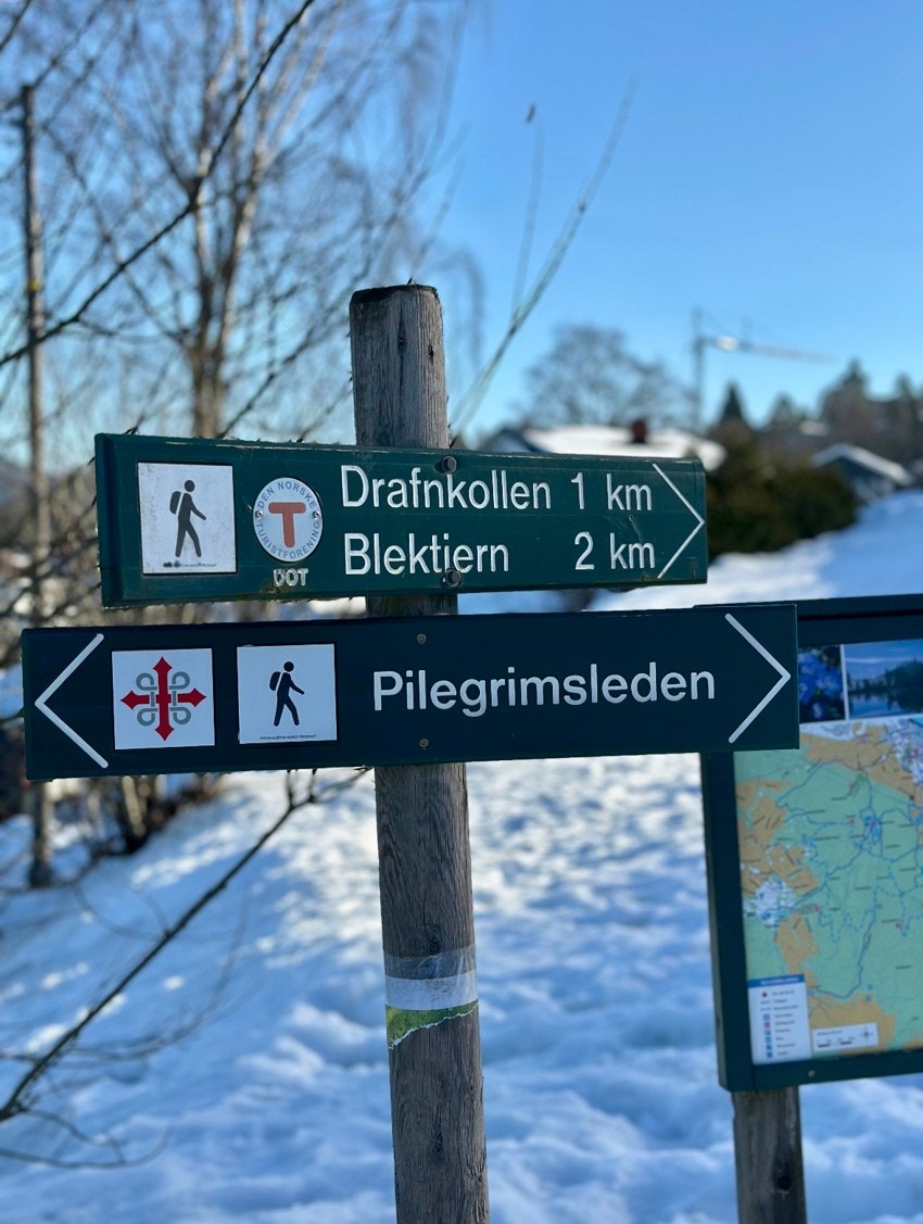 Rett ved boligen er det park som leder vei inn til marka med stort løypenett, sommer som vinter. Galleribilde