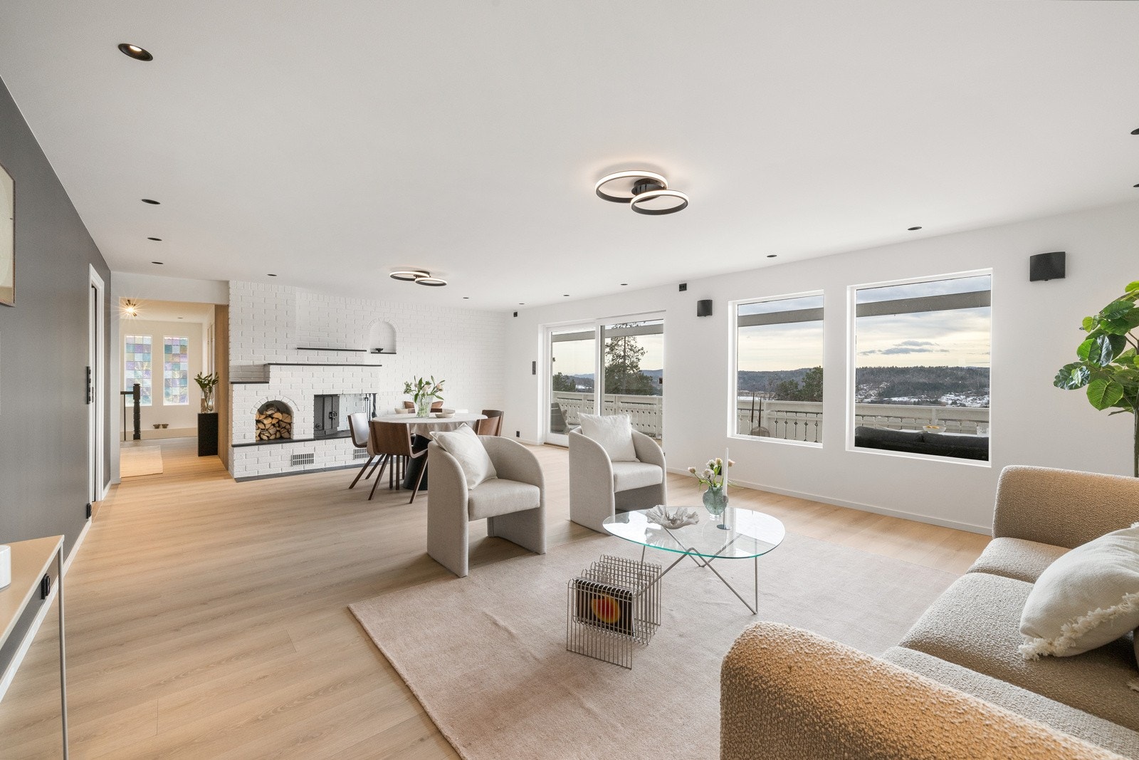 EIE eiendomsmegling v/ Ida Cathrine Holan ønsker velkommen til Nedre Liavei 54! Galleribilde