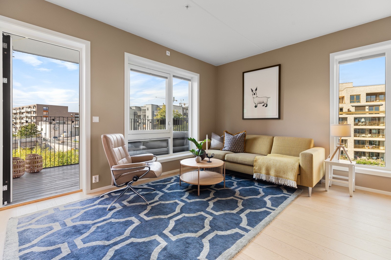 Attraktiv 4-roms hjørneleilighet med 2 balkonger, heis, garasjeplass, felles takterrasse og IN-ordning i bygg fra 2019 Galleribilde