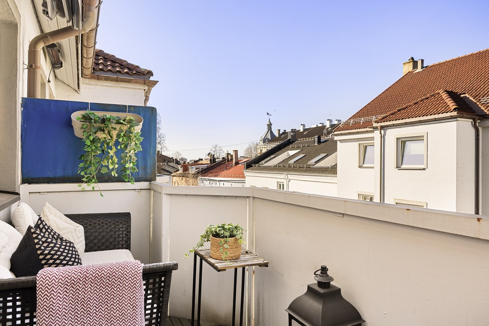 Leiligheten har en vestvendt balkong på ca. 4,7 m² med nydelig utsikt. Galleribilde