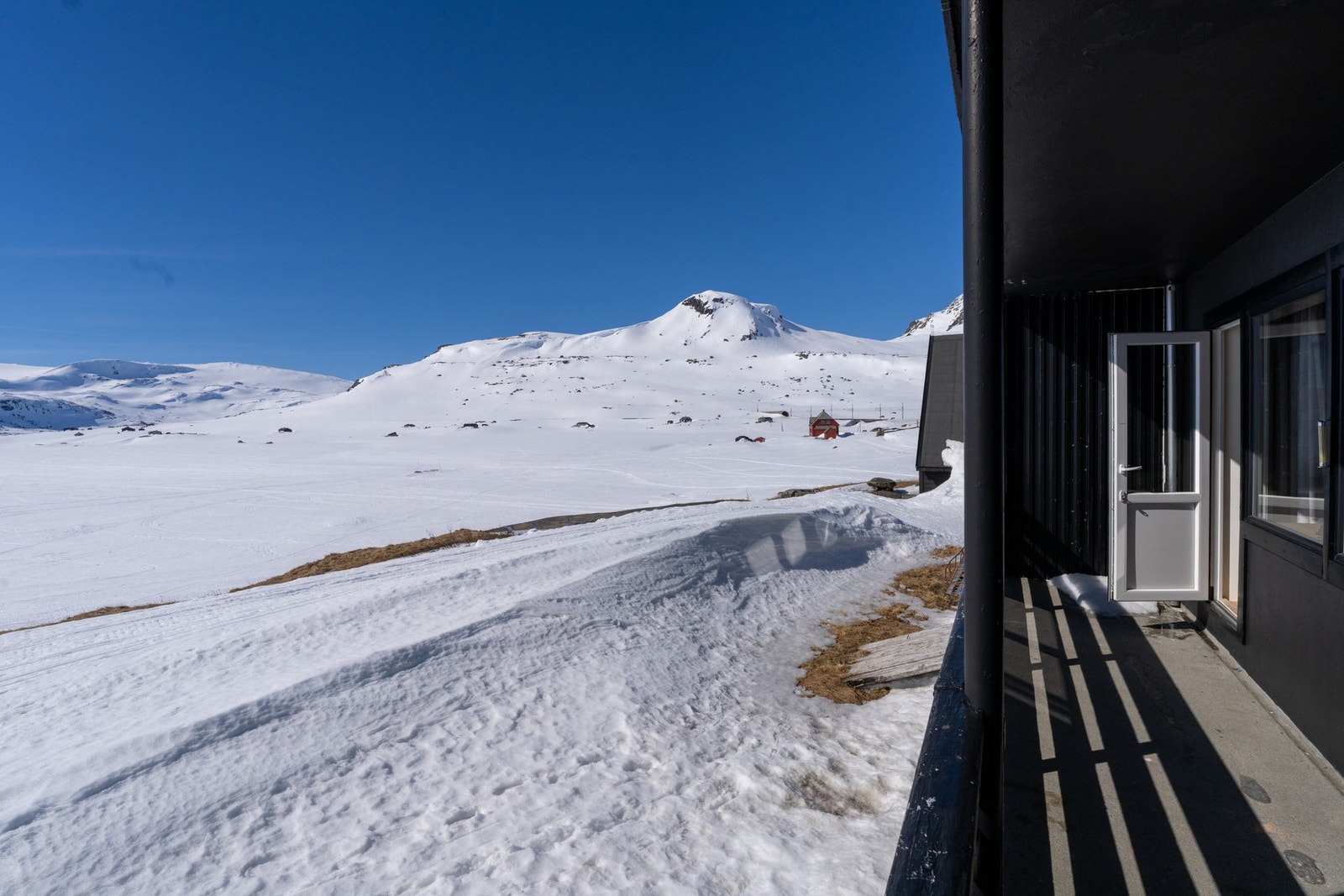 Terrasse som bader i sol hele året. Galleribilde