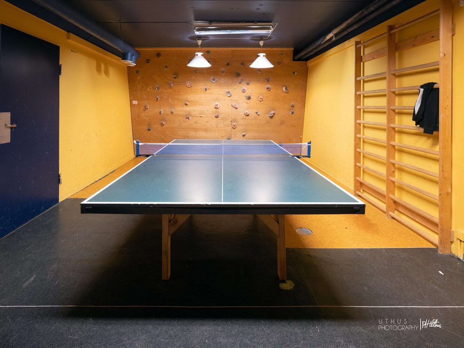 Aktivitetsrom i kjelleren. Galleribilde