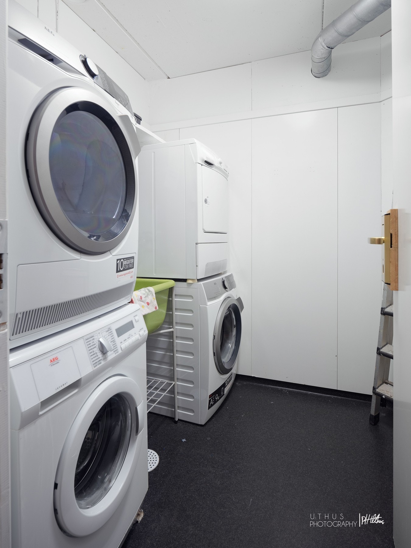 Felles vaskerom. Galleribilde