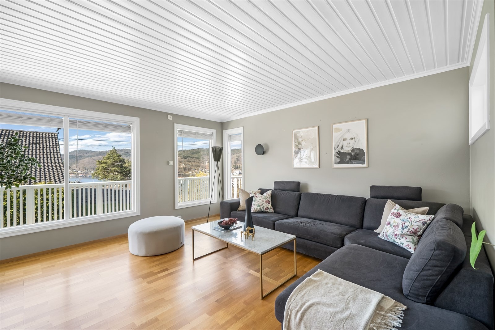 Store vindusflater med flott utsikt Galleribilde