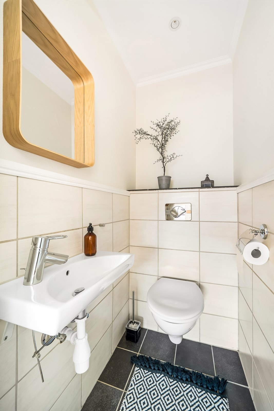 Toalettrom i hovedetasjen. Galleribilde