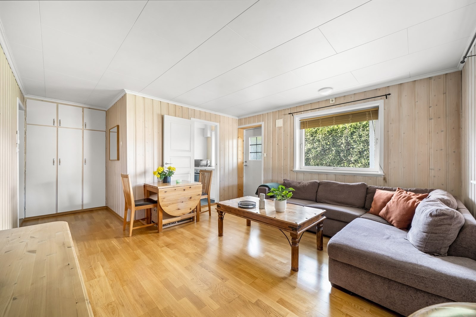 Stue i leiligheten. Galleribilde