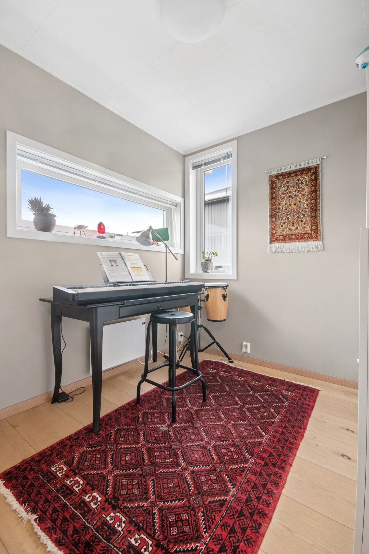 Rommet er ikke omsøkt eller godkjent hos Bodø kommune og kjøper overtar ansvar og risiko for dette. Galleribilde