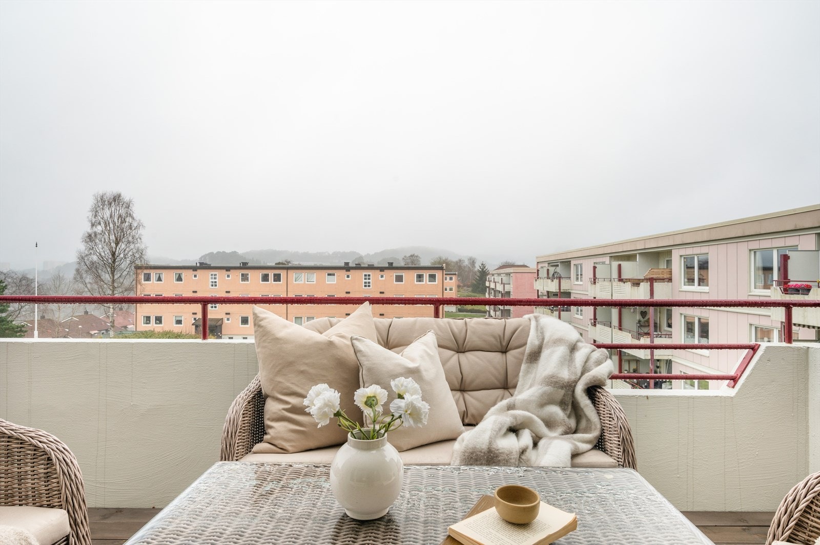 På 9,8m² har du god plass til å møbelere som du ønsker! Galleribilde