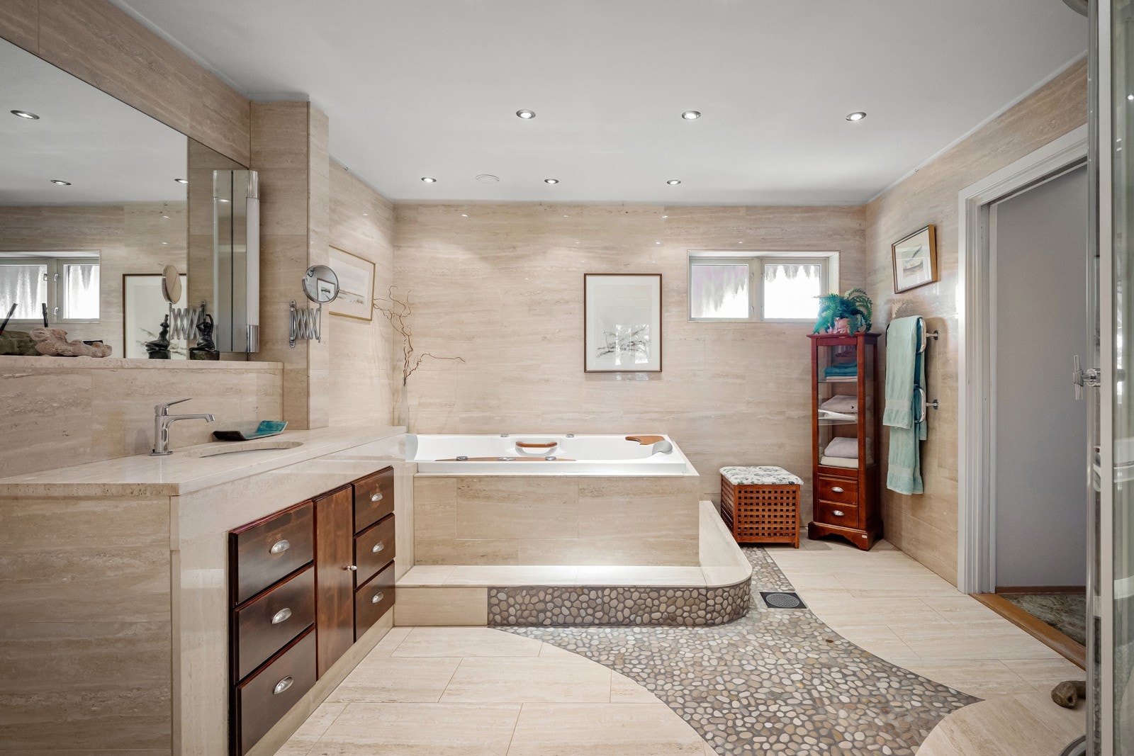 Badet gir en beroligende spa følelse. Galleribilde