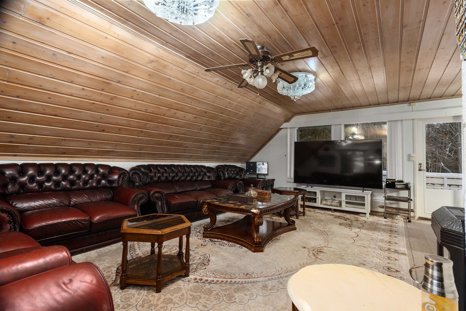 Et rom med plass til å samle både venner og familie. Galleribilde