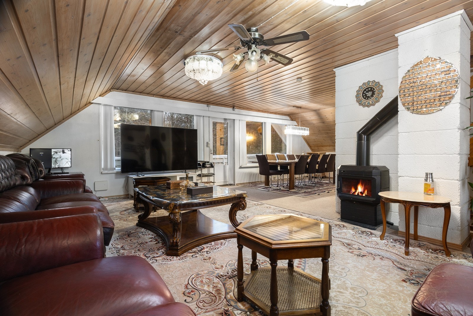 Fra stuen er det også utgang til en østvendt balkong. Galleribilde