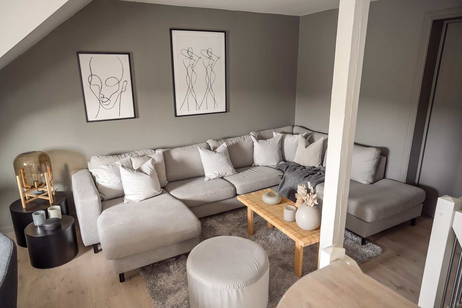 Like ved leiligheten er det gode kollektivtilbud med blant annet flybuss, metrobuss og flybuss som går flere ganger i timen. Galleribilde