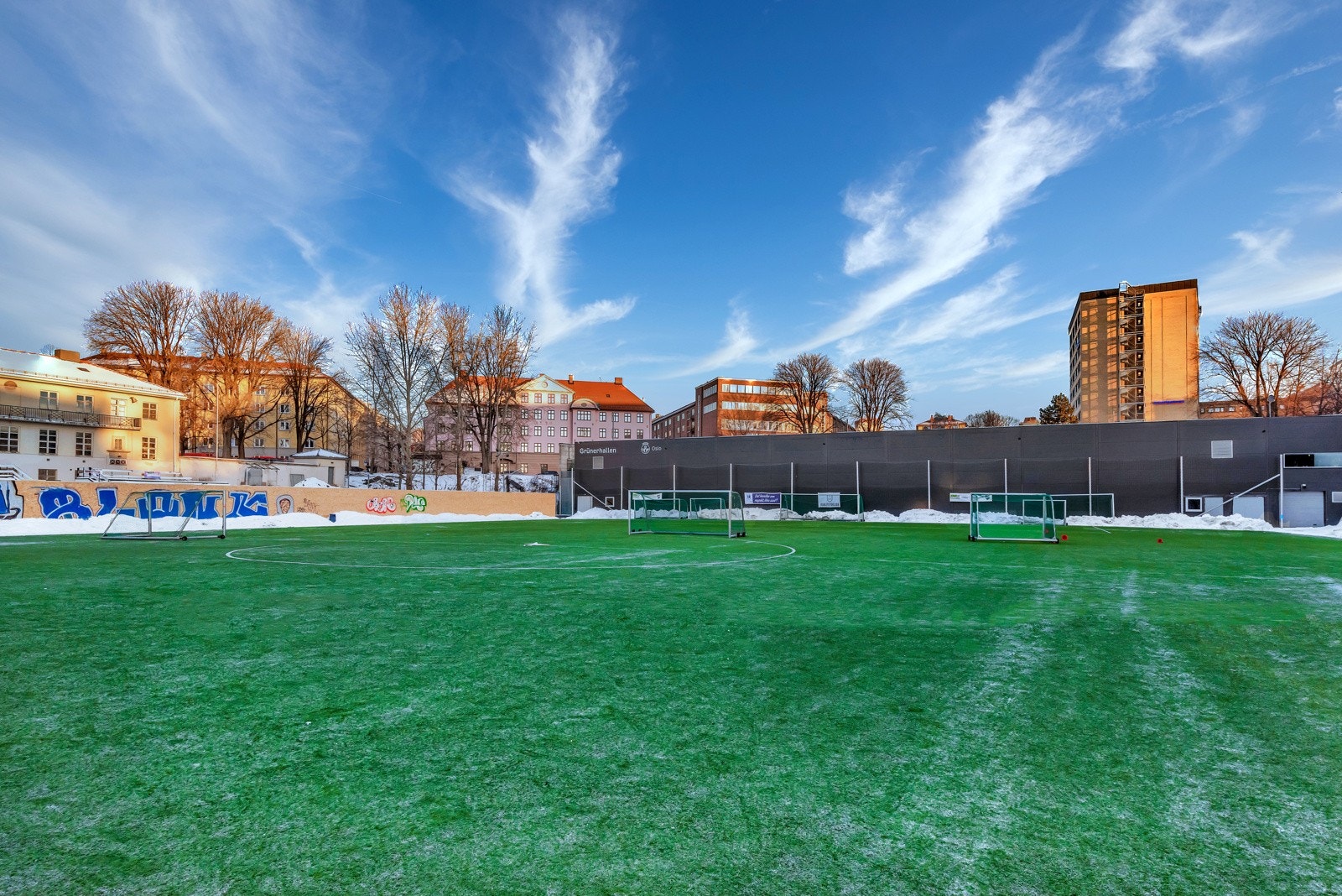 Området er perfekt for den treningsglade med Dælenenga kunstgress og Grünerhallen i kort avstand fra leiligheten. Galleribilde