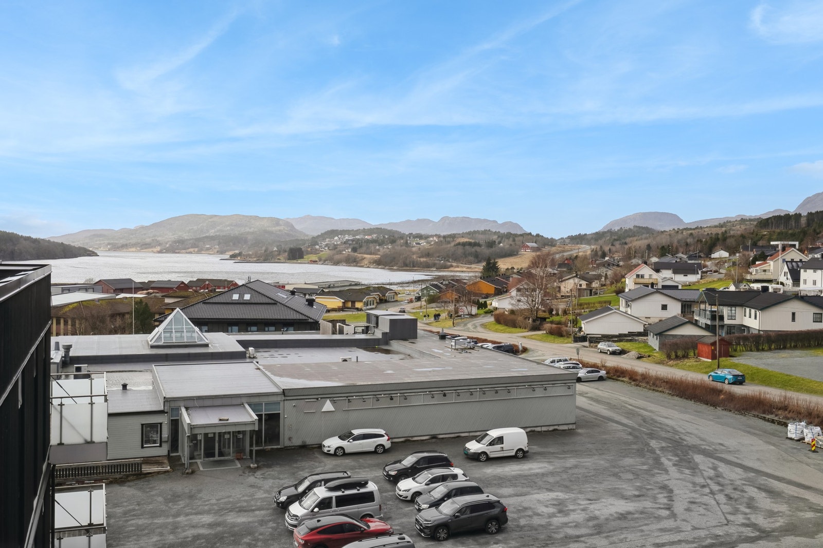 Bjugn er et rolig nærområde som tilbyr alt man trenger av fasiliteter som skoler, barnehager og videregående skole. Galleribilde