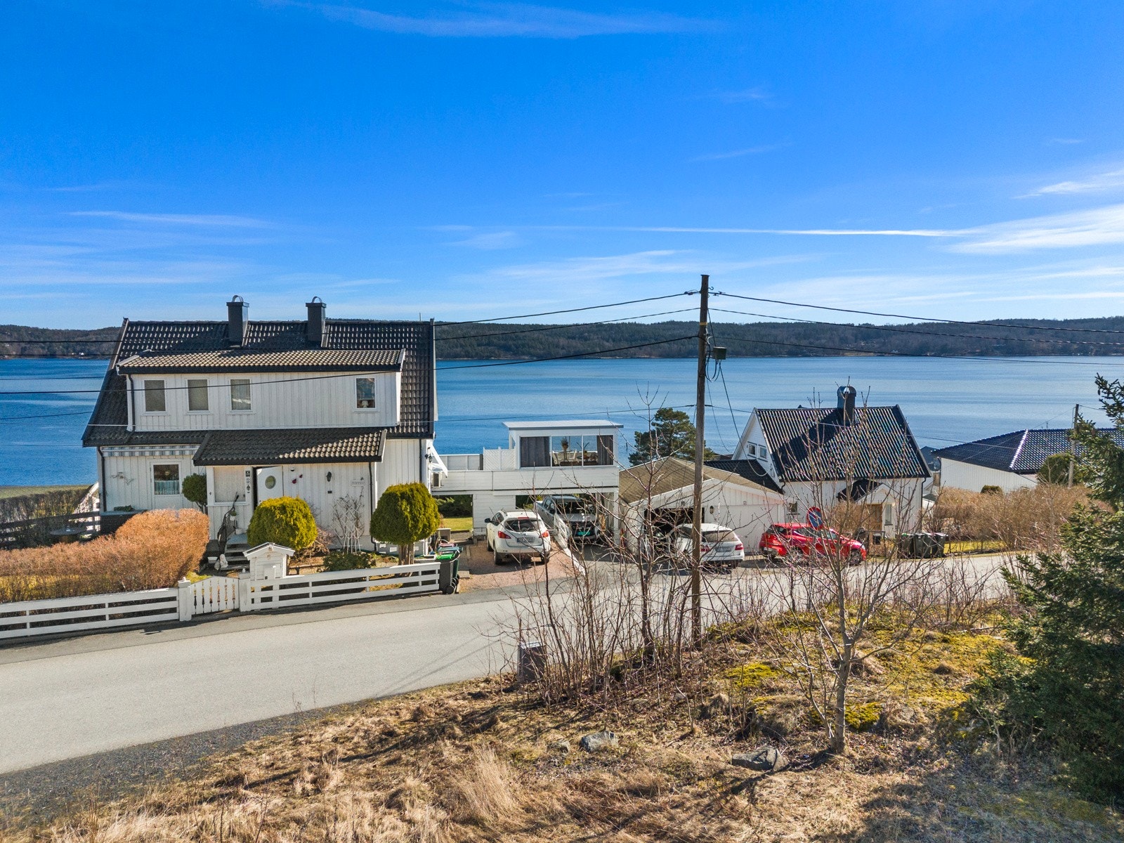 Fin utsikt fra tomten utover Oslofjorden Galleribilde