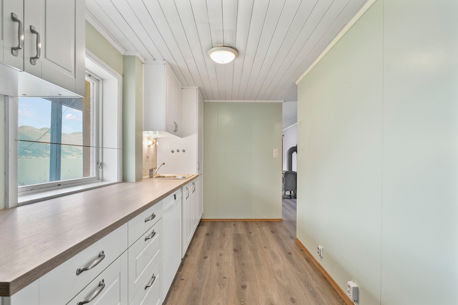 Kjøkken i tilknytning til kjellerstua Galleribilde