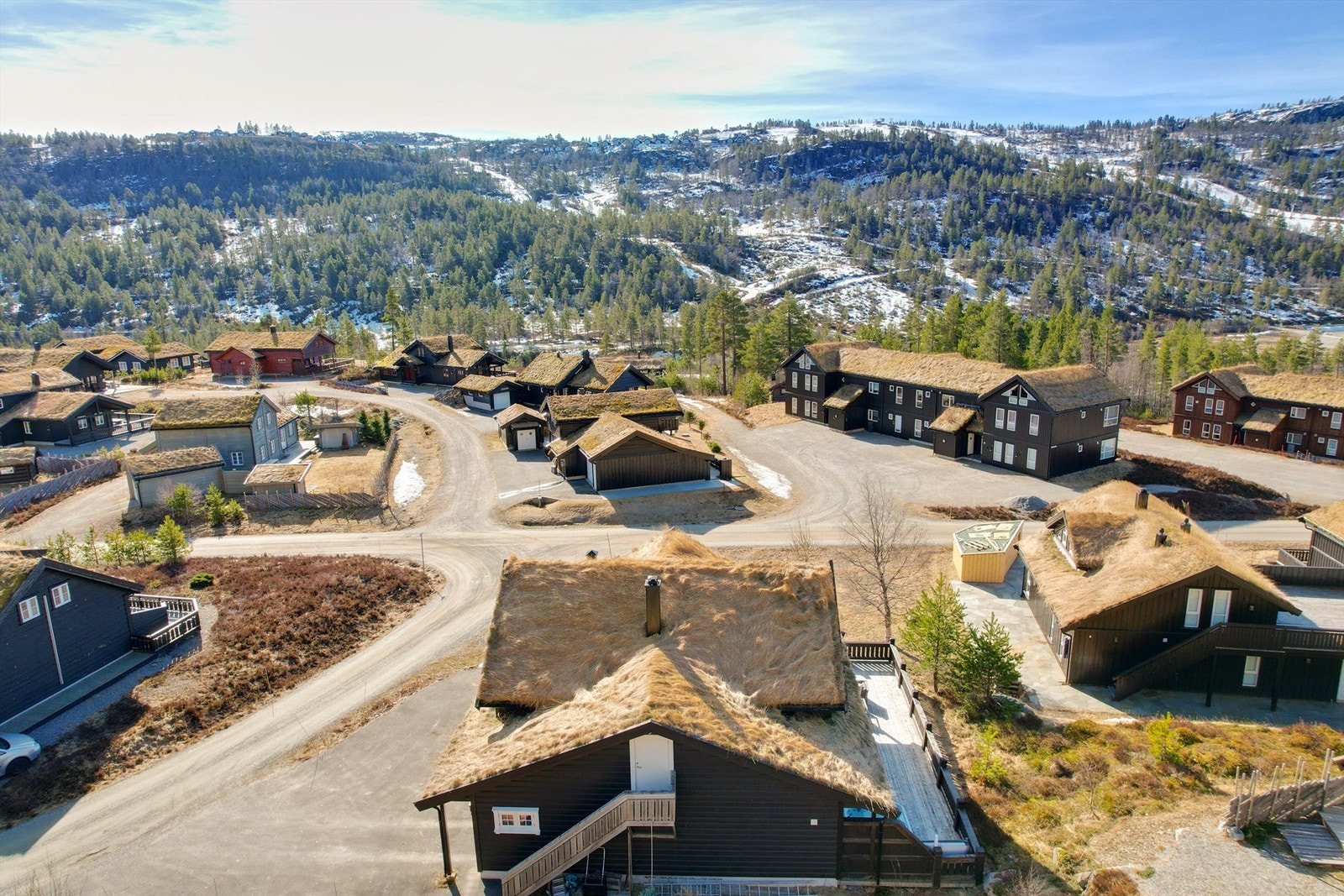 Kort vei til skisenter og oppkjørte skiløyper. Galleribilde
