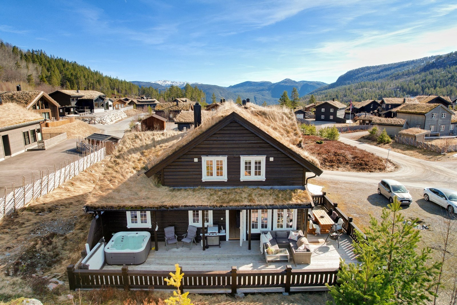 Løefjelslii 3 med solrik beliggenhet. Stor terrasse. Galleribilde