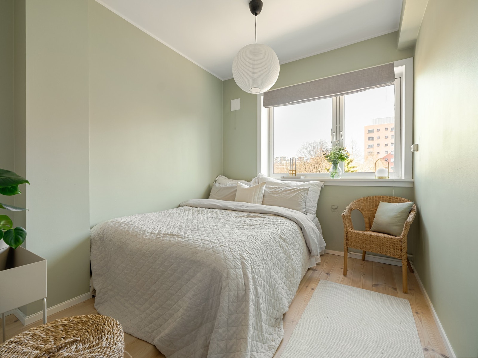 Det andre soverommet er også av fin størrelse og passer perfekt som barnerom, gjesterom og/eller kontor. Galleribilde