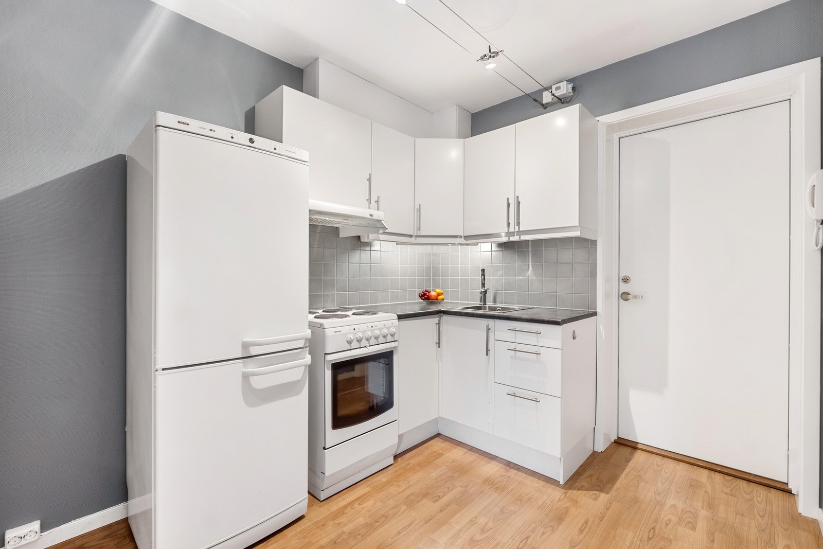 Hvitevarene på kjøkken medfølger salget Galleribilde