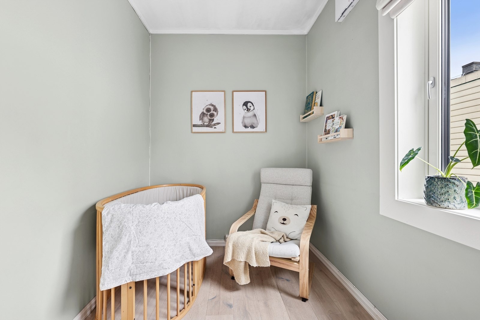 Soverom to er også av romslig størrelse med plass til dobbeltseng m.m Galleribilde