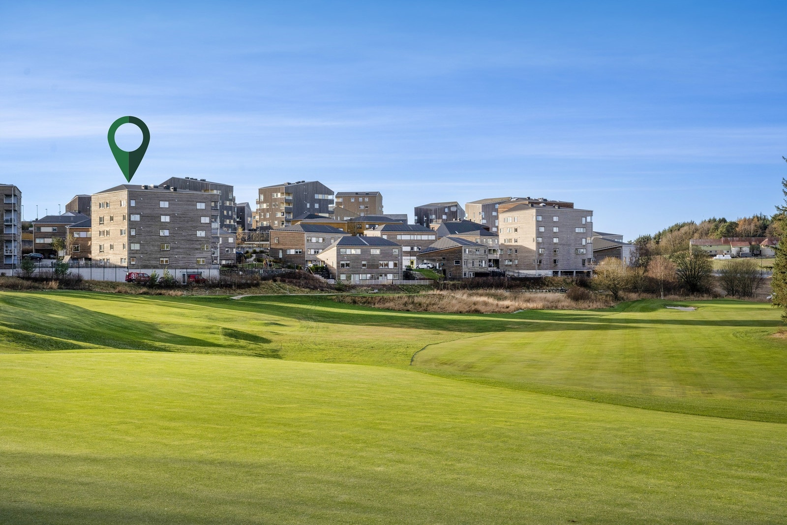 Tunbakken 17 sett fra Sandangerskogen/Sola Golfklubb Galleribilde