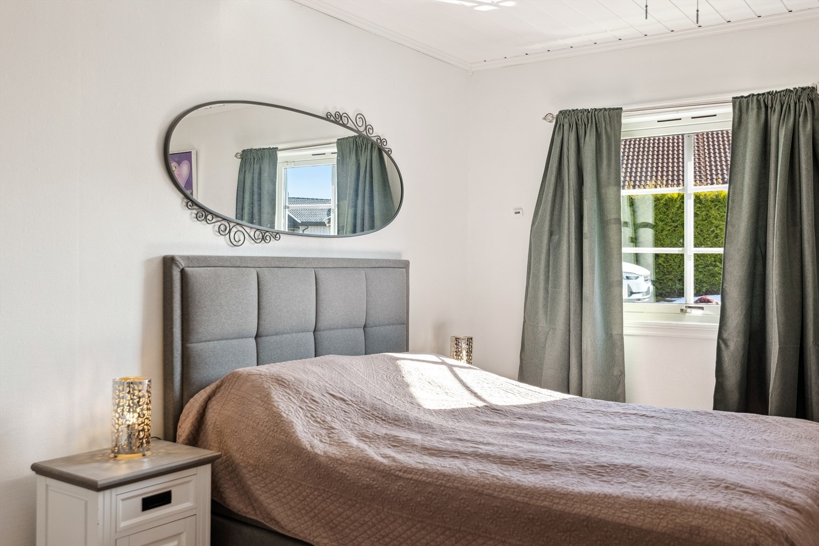 Alt er tilrettelagt for enkle hverdager, og alle primærfunksjoner er samlet i hovedetasjen. Galleribilde