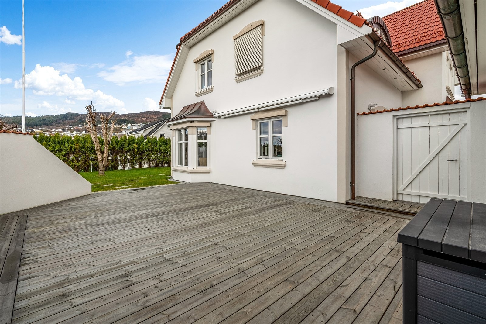 Skjerma og stor terrasse Galleribilde