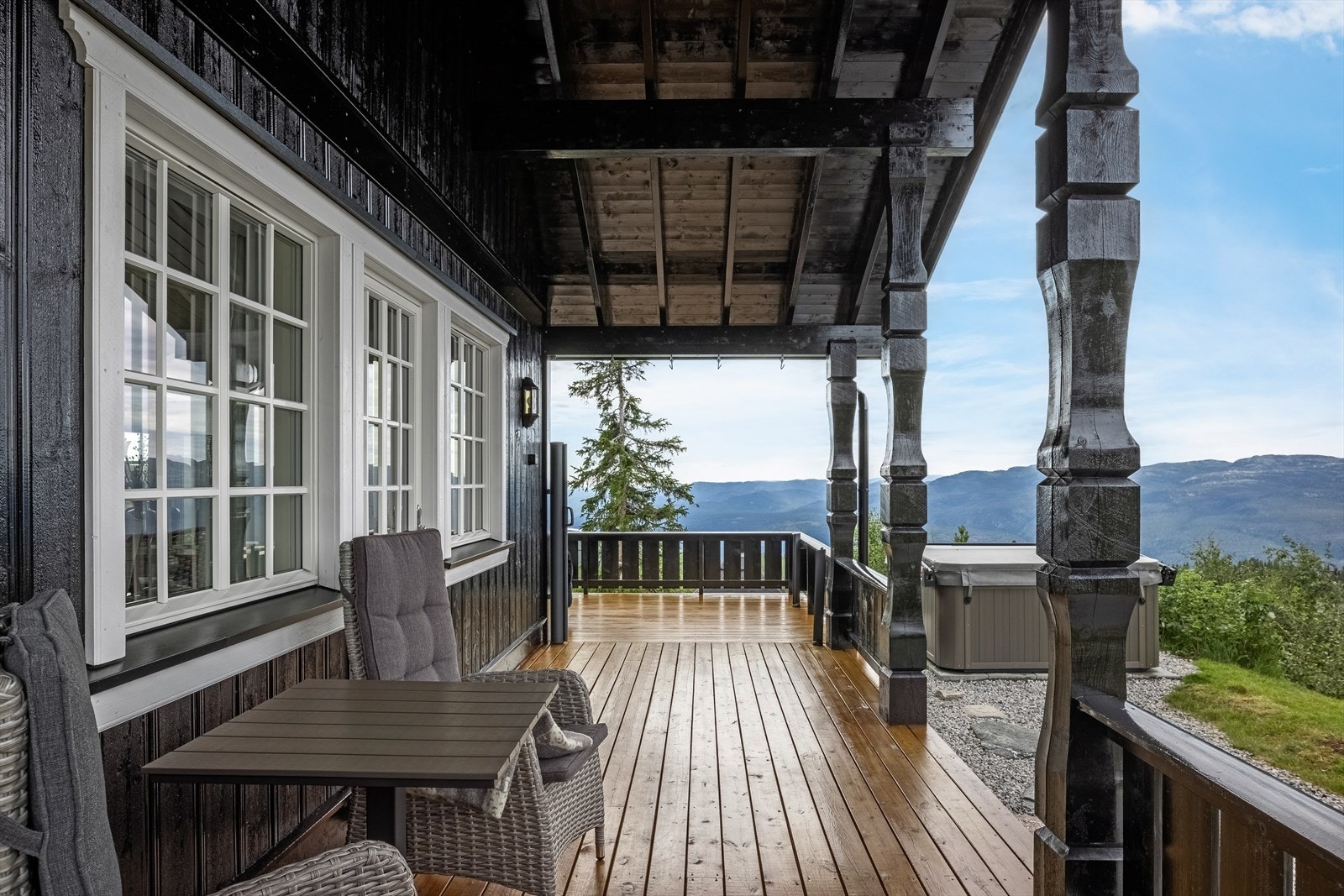 I tillegg til flotte sol- og utsiktsforhold byr Tempelseter på helårs friluftsopplevelser for store og små. Galleribilde