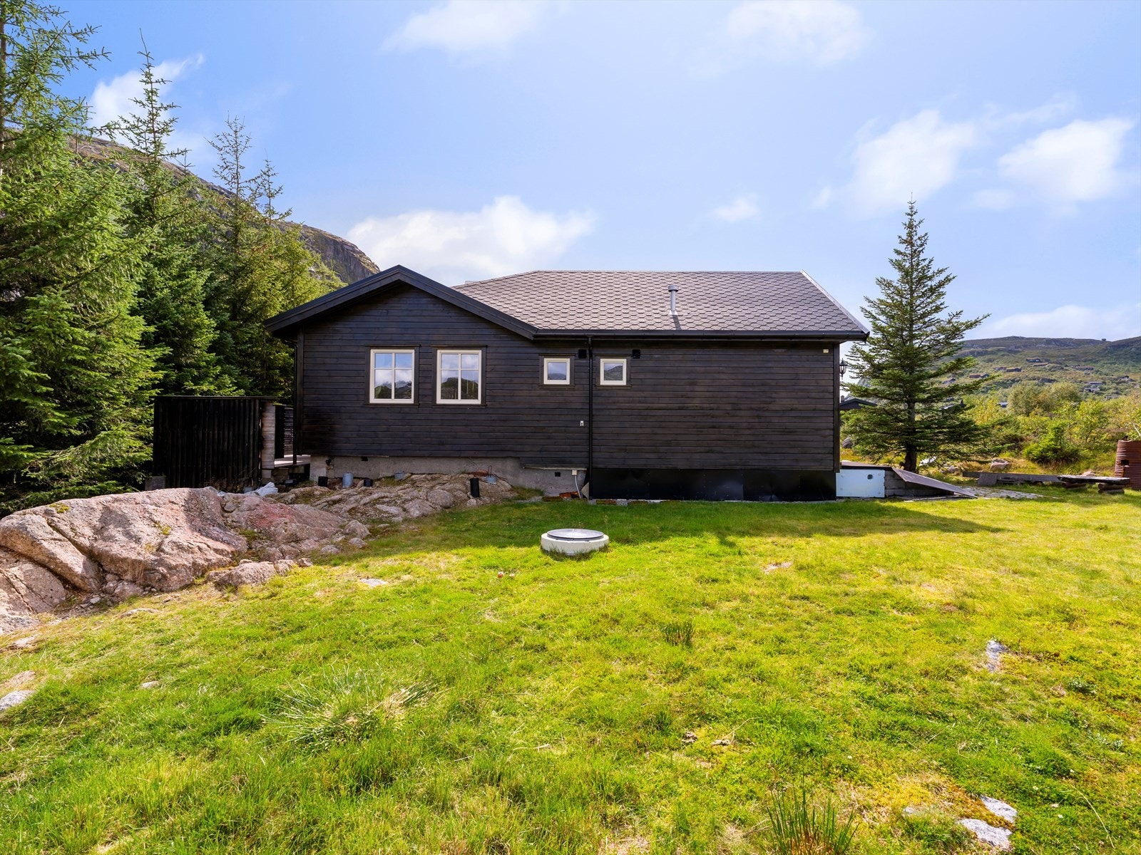 Pent opparbeidet rundt hytta Galleribilde