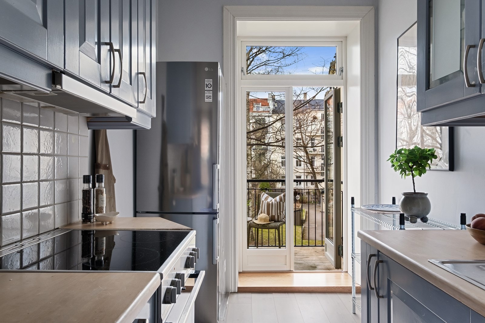 Fra kjøkkenet er det adkomst til fantastisk balkong Galleribilde