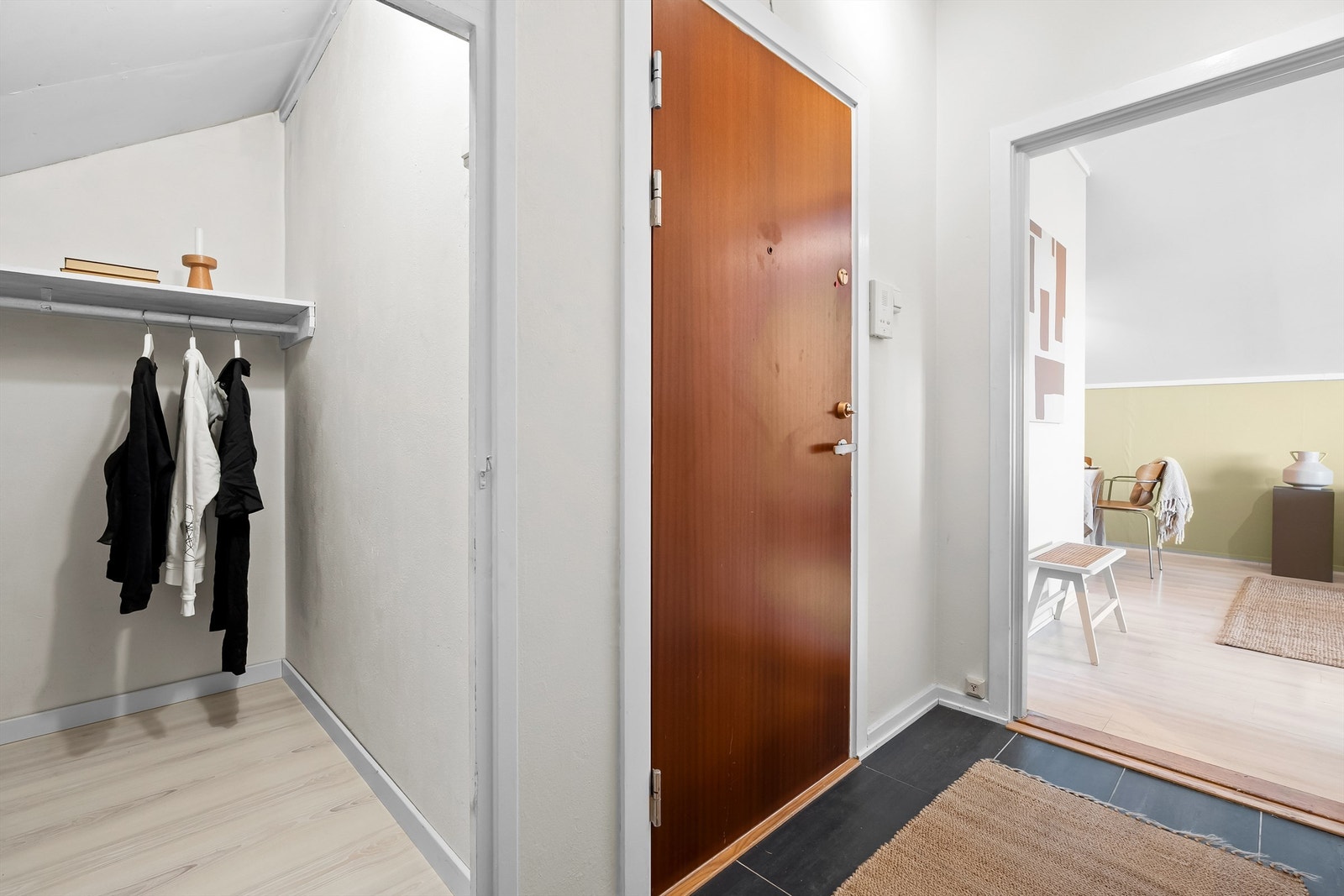 Entre med callinganlegg Galleribilde