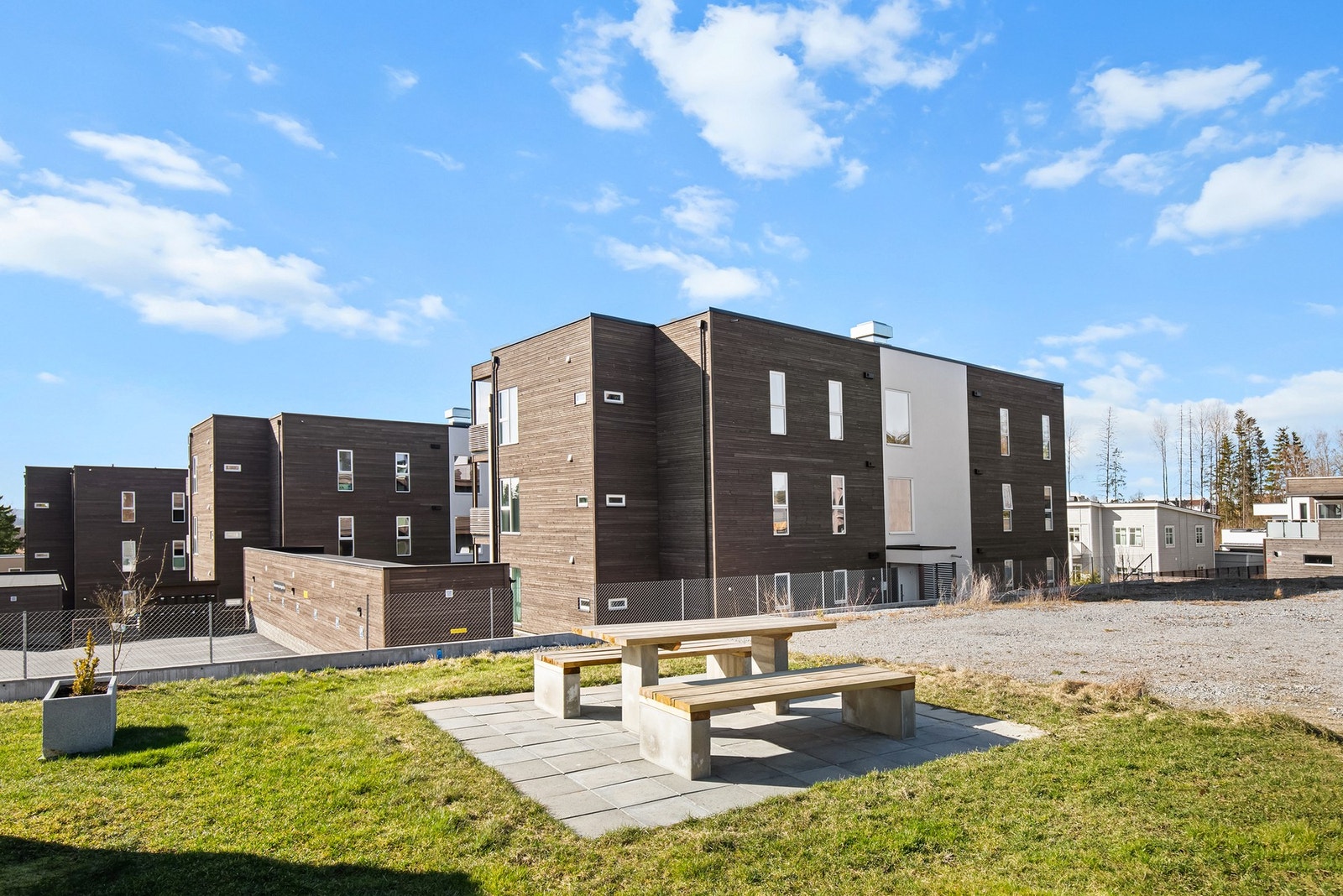 En attraktiv beliggenhet i et rolig og barnevennlig boligområde. Galleribilde