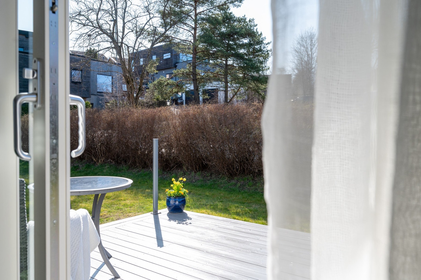 Heve/skyvedøren i stuen har tolags isolerglass fra 2014. Galleribilde