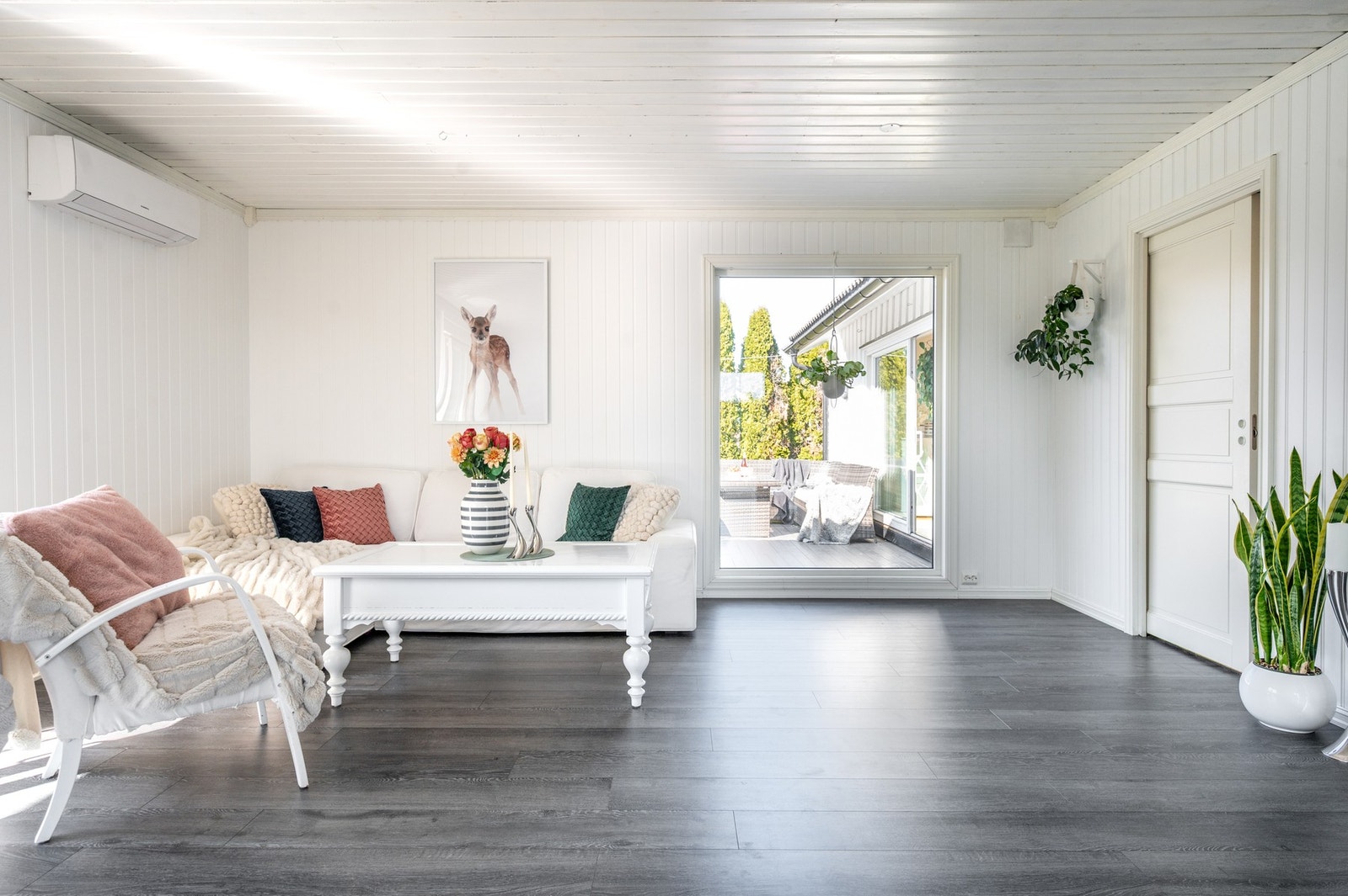 Boligen har store oppholdsrom med god plass til venner og familie. Galleribilde