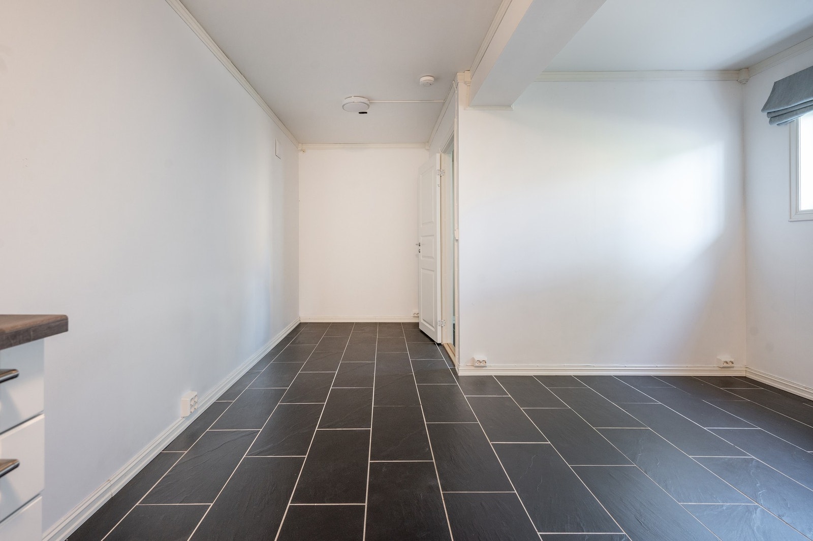 Stuedel tilknyttet hybelen. Det er egen utgang hit. Galleribilde