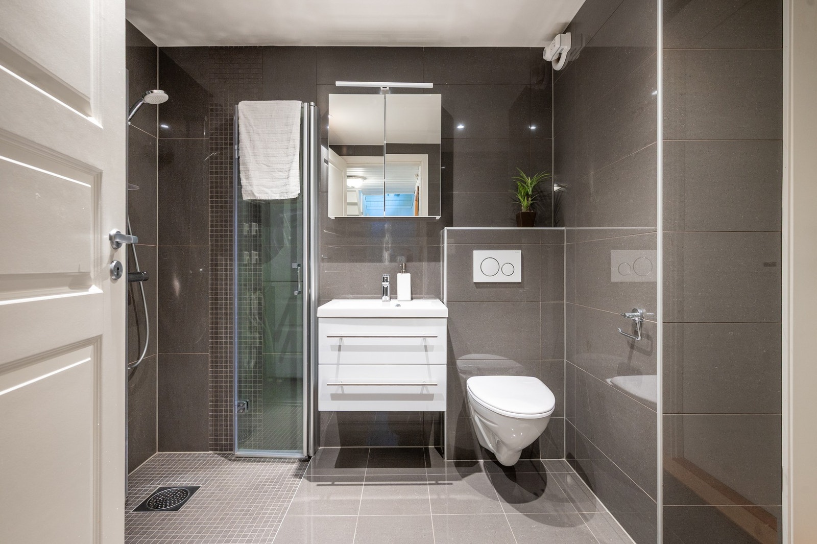 Rommet er pent og romslig. Galleribilde